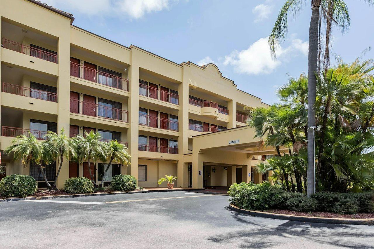 Boca Suites Deerfield Beach; Surestay Collection By BW Exterior foto